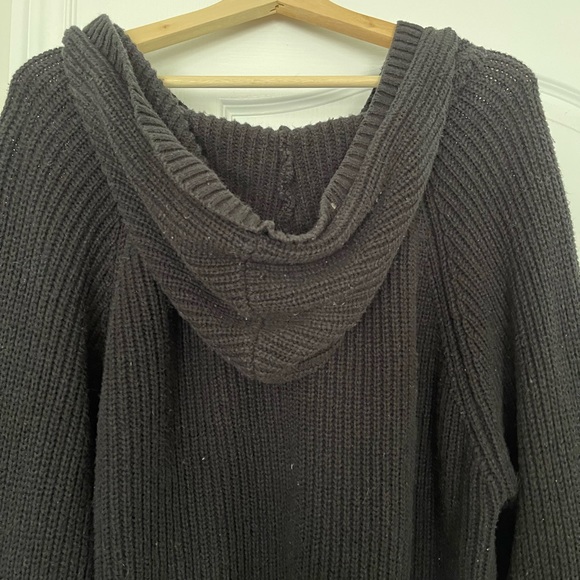 Cute sweater with hood! - Picture 2 of 3